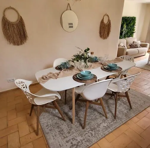 Πανσιόν Casa Aventura 3*