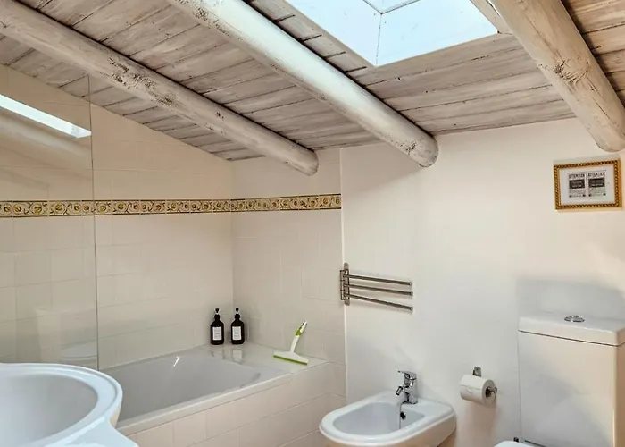Πανσιόν Casa Aventura 3*